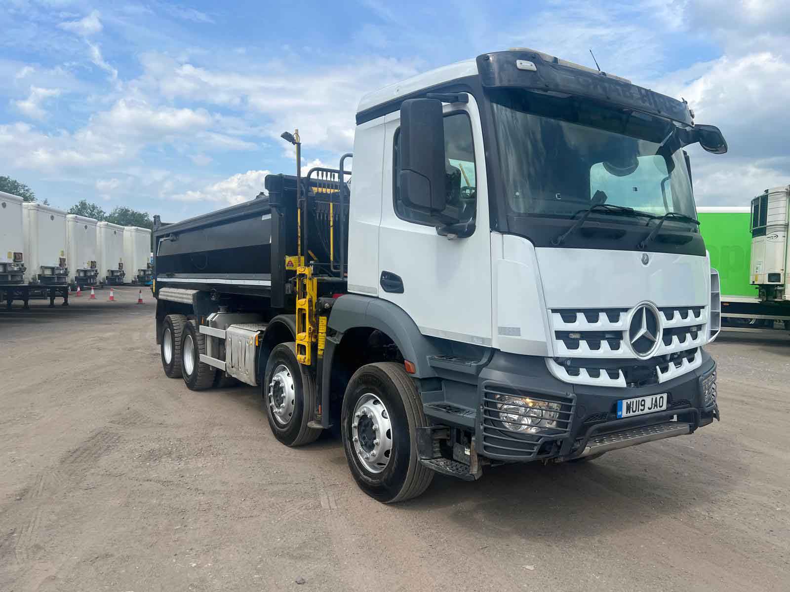 Hydraulic-arm-lorry (1)